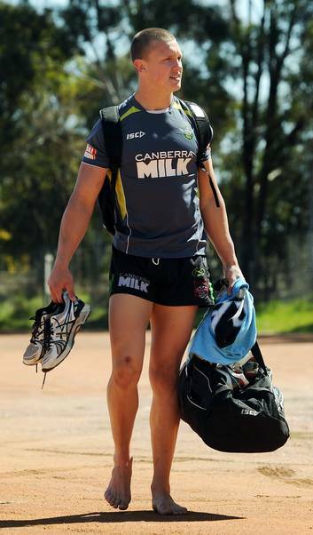 Jack Wighton makes his way to the team bus before the Raiders' clash with the Rabbitohs. Photo: Colleen Petch