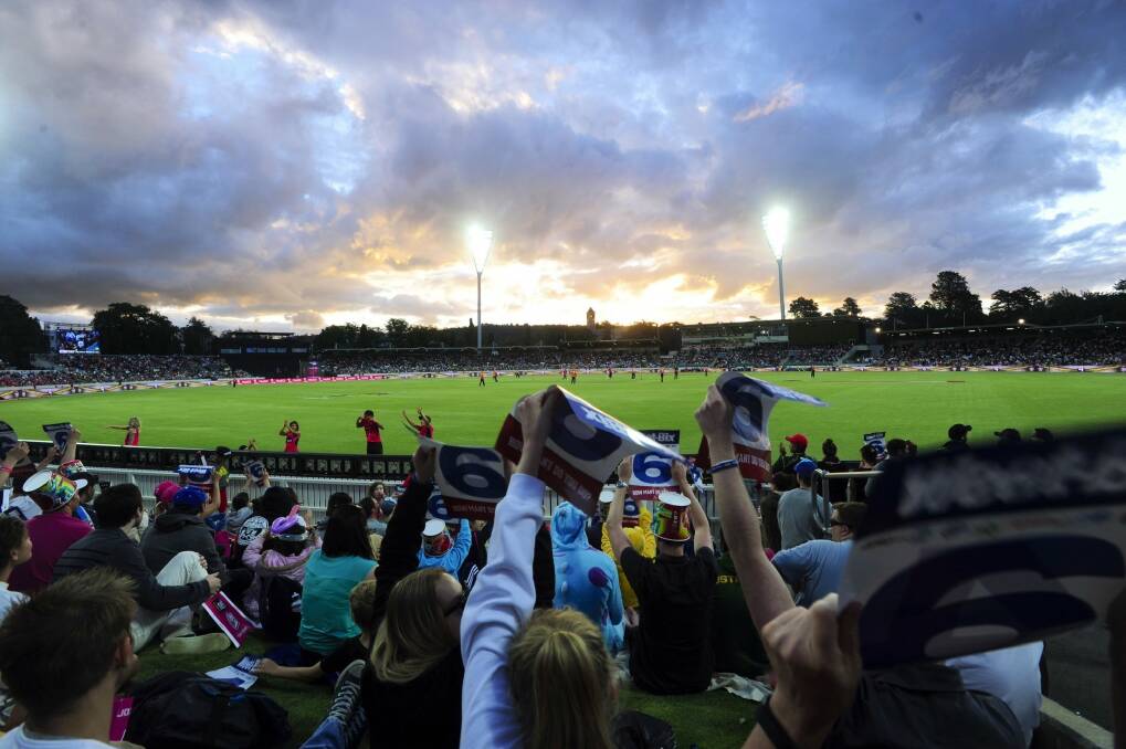 NEWS: The crowd during the T20 Big Bash League at Manuka oval in Canberra where Sydney Sixers take on Perth Scorchers. 28th January 2015. Photo by Melissa Adams of. The Canberra Times. Photo: Mel Adams
