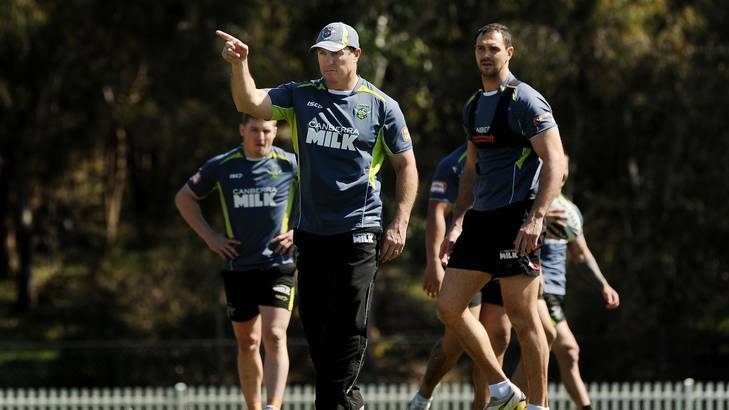 Coach David Furner makes a point at Raiders training this year. Photo: Colleen Petch