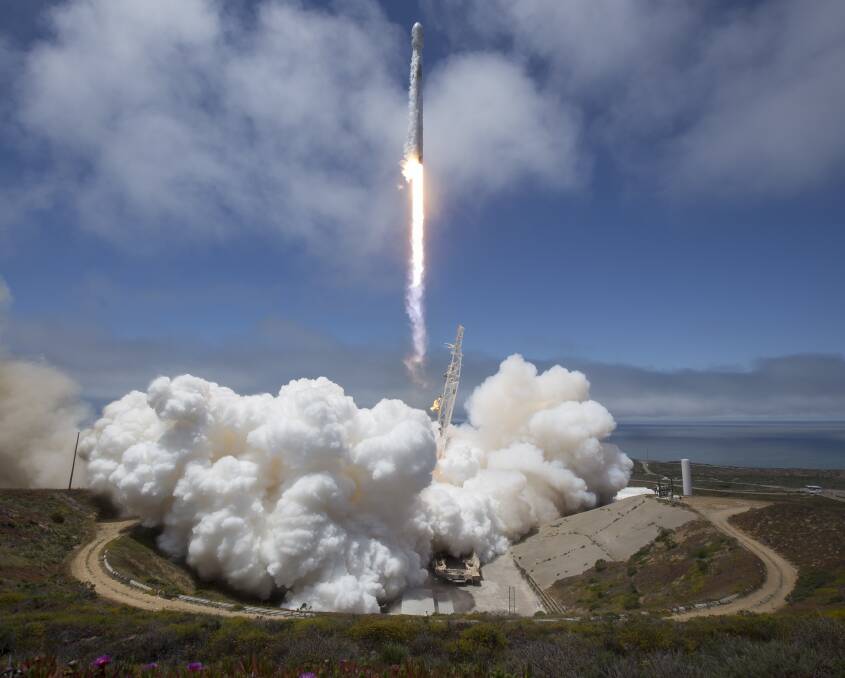 A SpaceX Falcon 9 rocket launches the GRACE-FO spacecraft in California on Wednesday. Photo: NASA