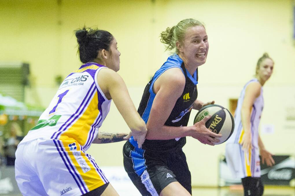 Mikaela Ruef was brilliant for the Capitals, securing 22 rebounds. Photo: Jay Cronan