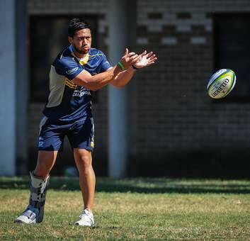 Brumbies playmaker Christian Lealiifano in mow back training with the squad. Photo: Katherine Griffiths