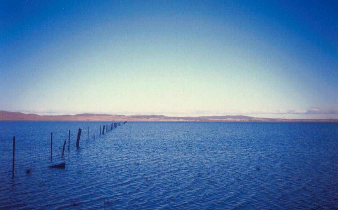 Lake George in wetter times during the 1990s. Photo: Tim the Yowie Man