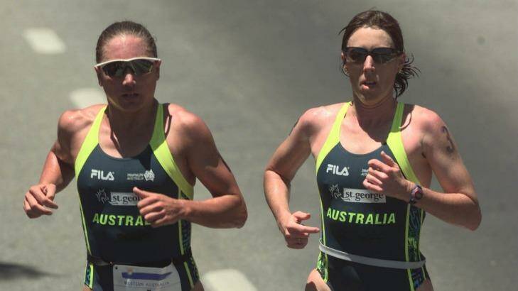 Nothing between them: Emma Carney and Jackie Fairweather (nee Gallagher) in the 1997 World Triathlon Championship final leg.