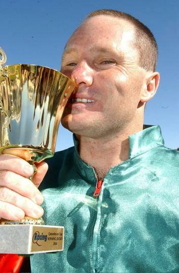 Ray Silburn with the Queanbeyan Cup in 2004. Photo: Gary Schafer