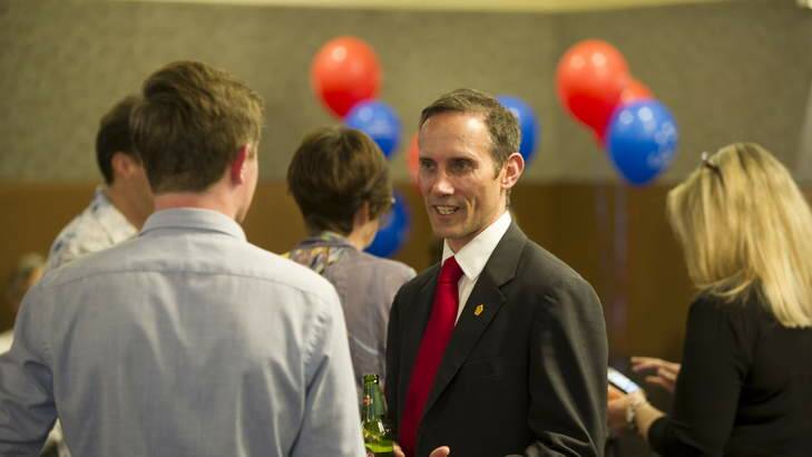 Andrew Leigh speaks with supporters. Photo: Rohan Thomson