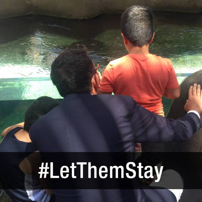 Premier Daniel Andrews takes asylum seekers to Melbourne Zoo, calls on Federal Government to let them stay in Australia. Photo: Facebook