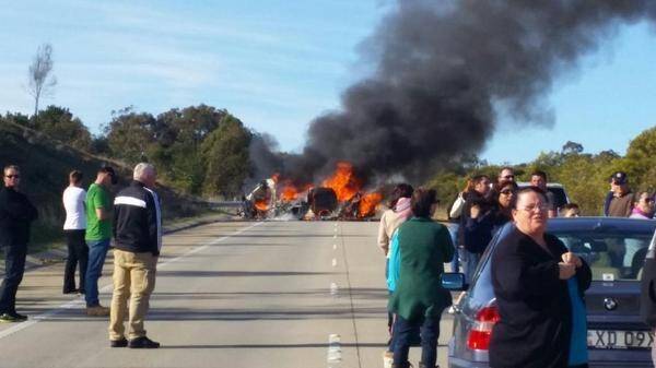 A vehicle fire has blocked northbound traffic on the Federal Highway. Photo: Justin Cosmo James