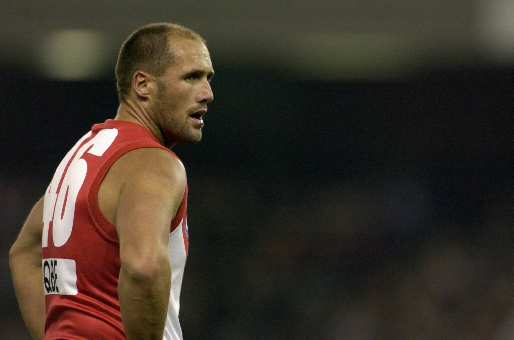 Tony Lockett played three games in 2002 after retiring at the end of 1999. Photo: Robert Cianflone
