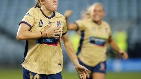 Substitute Melina Ayres scored a double in eight minutes as Newcastle thrashed Adelaide. (Darren Pateman/AAP PHOTOS)