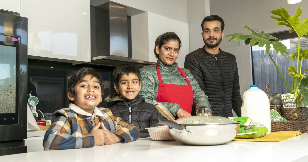 Meet the family cooking and delivering 2000 meals a day for Canberrans in need - The Canberra Times