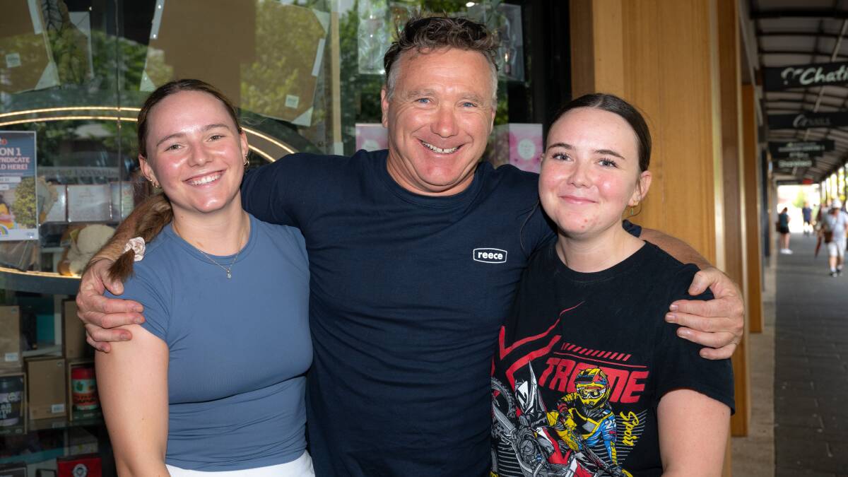Graham Hippit with daughters Jasmin, 18, who finished school last year and Zoe, 15, who will be starting Year 10. Picture by Elesa Kurtz