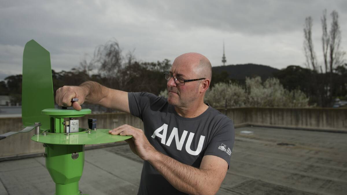 Simon Haberle, a pollen expert who runs a pollen monitoring website in Canberra. Photo Jay Cronan