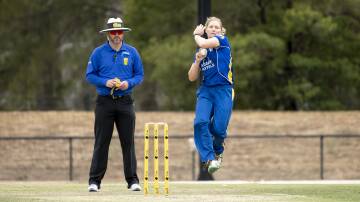 Zoe Cooke bowls for the ACT Meteors. Picture: Sitthixay Ditthavong.
