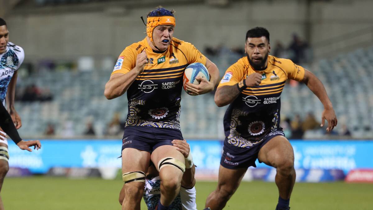Brumbies' Tom Hooper making a break against the Chiefs. Picture by Gary Ramage