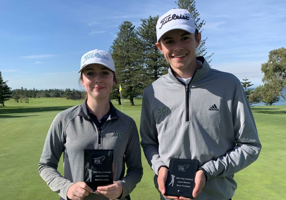 Matilda Sullings (Left) and Harry Whitelock (Right) after winning the 2022 Greg Chalmers Junior Masters.