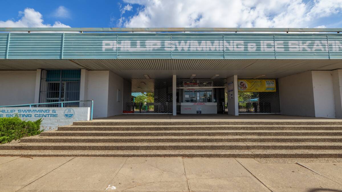 The manager of the Phillip Swimming and Ice Skating Centre says it will start painting the 50-metre pool in September. Picture: Sitthixay Ditthavong