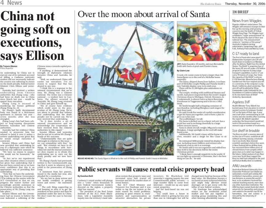 The 2006 article in The Canberra Times about the crane putting the big Santa into place on the Smiths' roof.