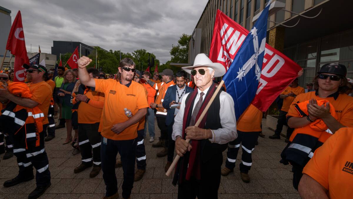 The federal member for Kennedy, Bob Katter, lent his support to the union rally in Civic Square on Thursday. Picture by Sitthixay Ditthavong