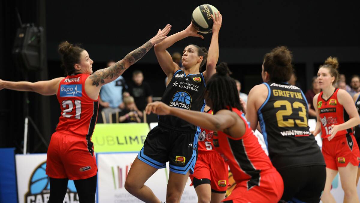 Kia Nurse found her rhythm in a physical contest. Picture: 5 Foot Photography/Canberra Capitals