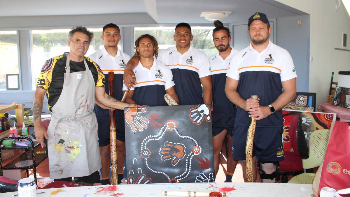 Brumbies players Reesjan Pasitoa, Issak Fines-Leleiwasa, Allan Alaalatoa, Andy Muirhead and James Slipper visited the Burrunju Art Gallery as part of Super Rugby AU's First Nations round. Picture: Brumbies Media