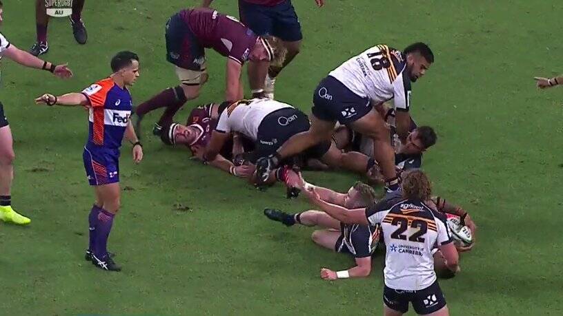 Referee Nic Berry signalled advantage Brumbies with seconds remaining but a penalty never came. Picture: Stan Sport