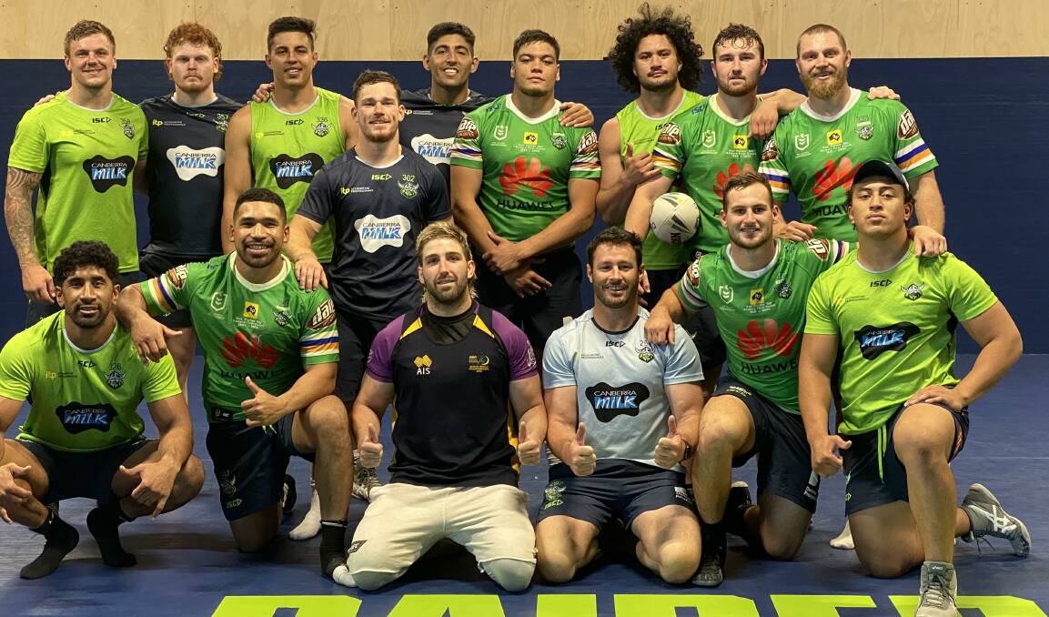 Commonwealth Games representative and mixed martial arts champion Duke Didier put the Raiders through a wrestling session. Picture: Supplied
