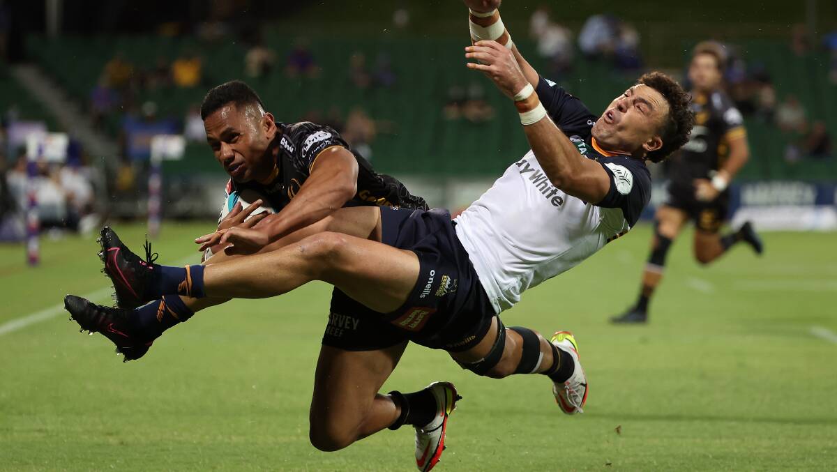 Tom Banks and Toni Pulu had a heavy collision. Picture: Getty