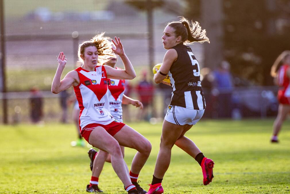 TESTING TIMES: Sarah Skinner in action for Glenorchy in the TSLW in 2020 on her way to her best and fairest win. Picture: Solstice Digital