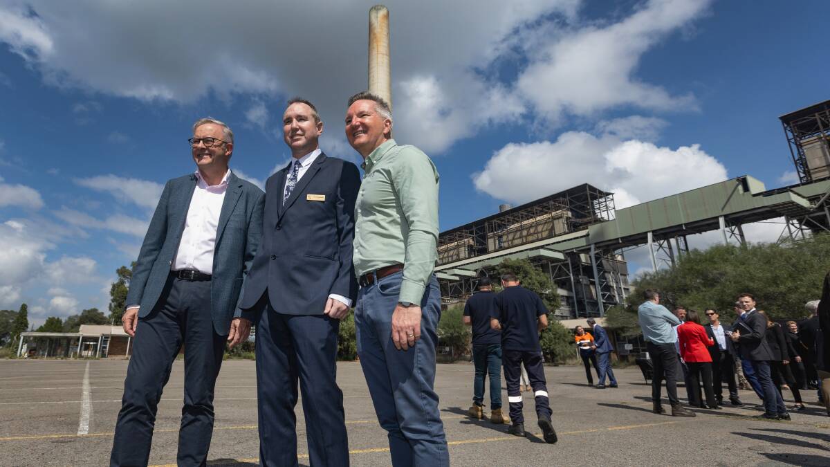 Prime Minister Anthony Albanese, left, Muswellbrook mayor Steven Reynolds, centre and Climate Change and Energy Minister Chris Bowen launching the Solar Sunshot Program earlier this year. Picture by Marina Neil