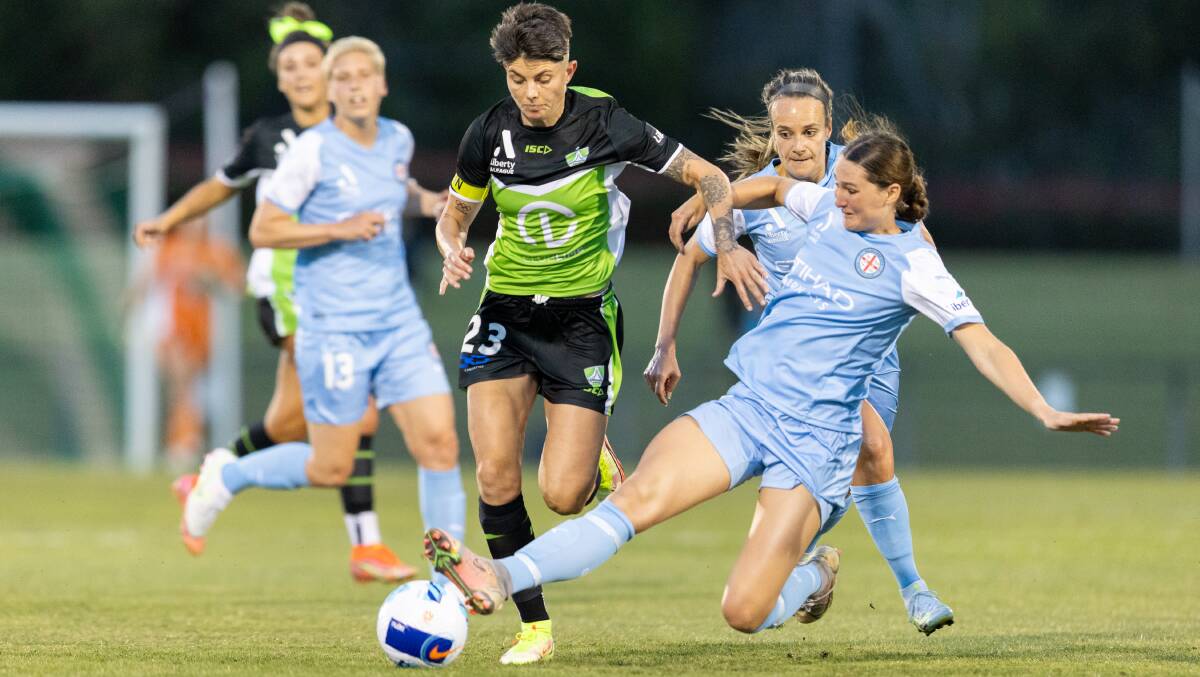 Canberra United captain Michelle Heyman came close several times. Picture: Sitthixay Ditthavong
