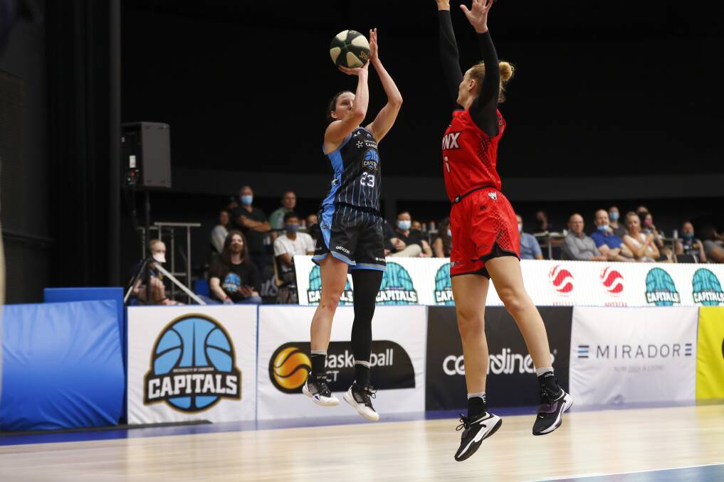 The Canberra Capitals marked their second loss in a row to the Perth Lynx in Ballarat on Wednesday night, losing 102-73. Picture: Keegan Carroll