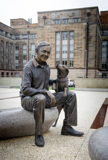 The statue of former prime minister John Gorton and his dog. Picture: Elesa Kurtz