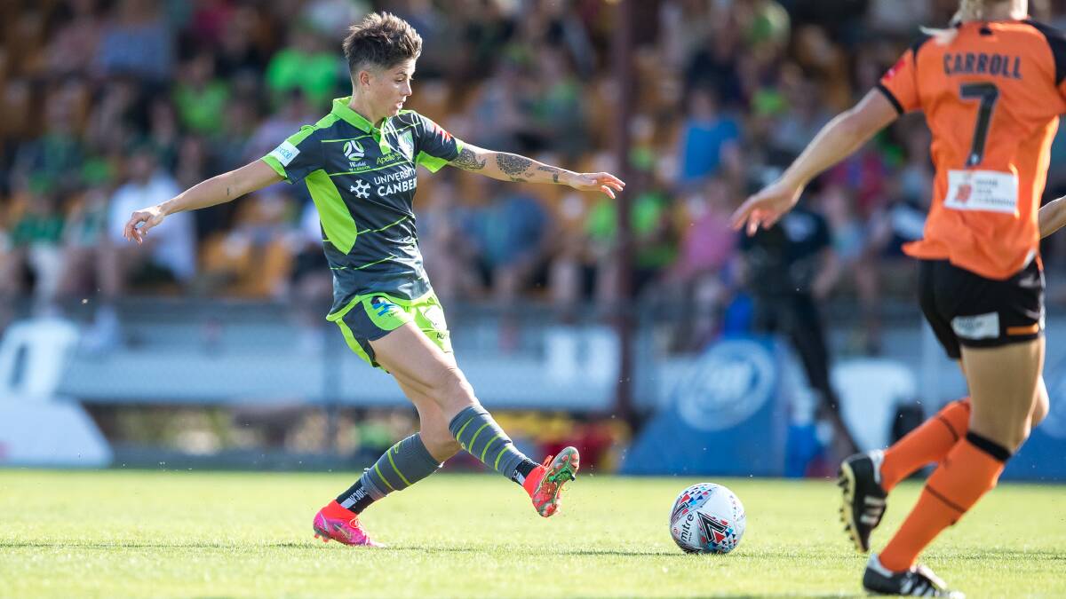 Former Matilda Michelle Heyman in action for Canberra United. The Women's World Cup is not coming to Canberra in 2023. Picture: Sitthixay Ditthavong