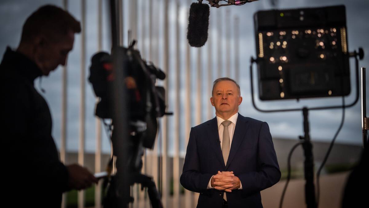 Anthony Albanese wants the PM to release the latest advice from the Doherty Institute. Picture: Karleen Minney