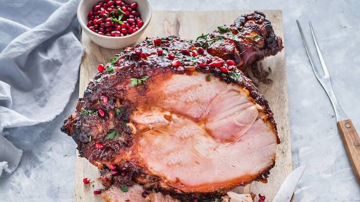 A Christmas feast for the whole family for less than $100 and it includes this ham. Picture by The Healthy Mummy