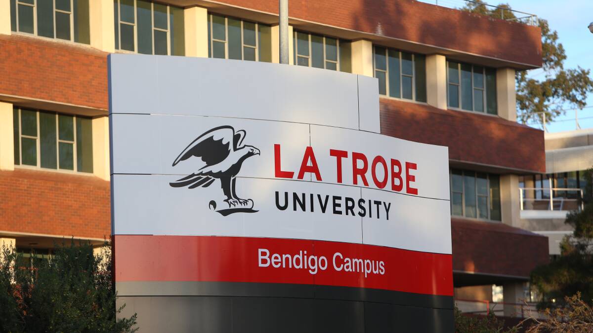 University will pay people to study in Bendigo