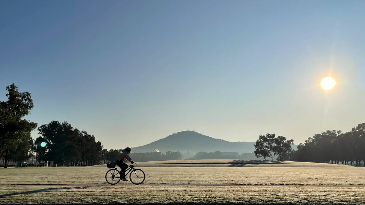 A cyclist on King Edward Terrace in Parkes. Picture by James Croucher