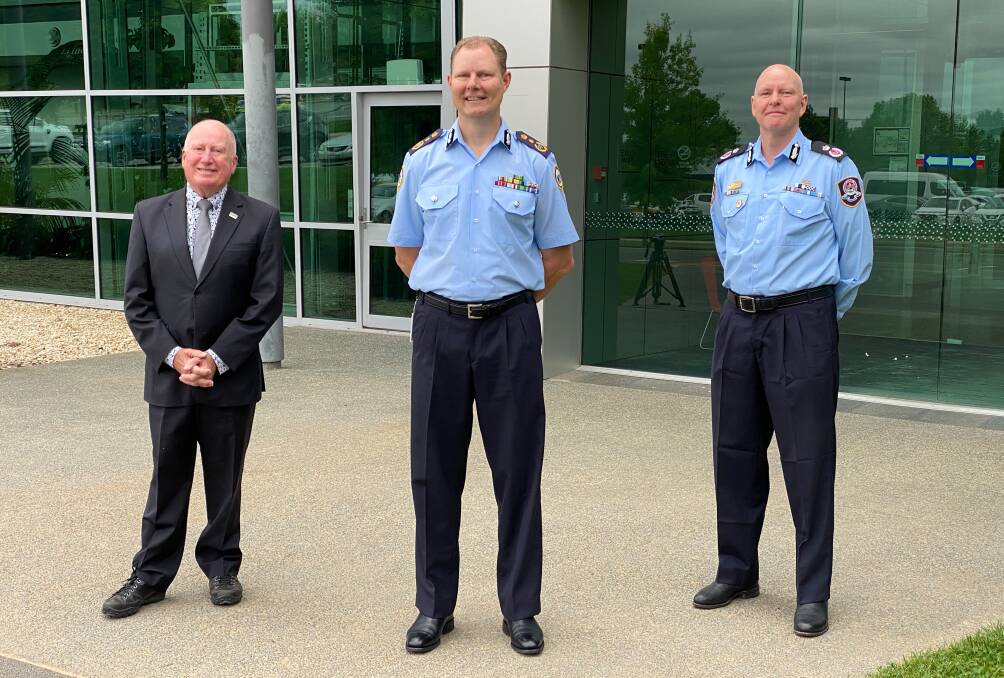 ACT Emergency Services Minister Mick Gentleman with the new SES chief officer Anthony Draheim and ESA Deputy Comissioner Ray Johnson. Picture: Supplied.