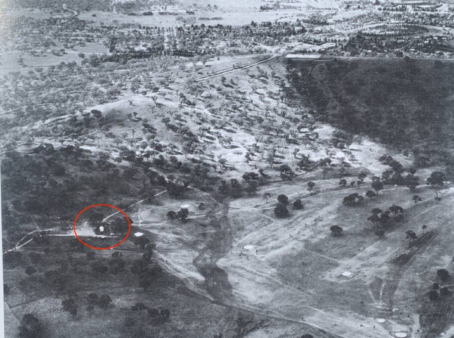 The Federal Golf Club's Red Hill course in 1953, looking north (original clubhouse circled in red). Picture: Courtesy of Federal Golf Club
