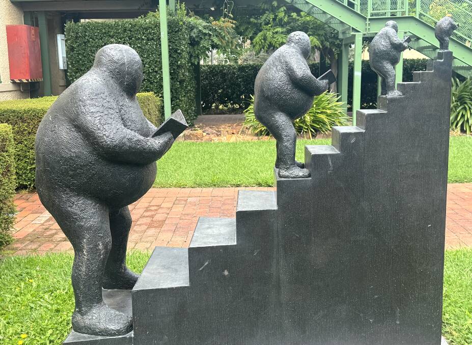 A side view of the sculpture. Picture by Tim the Yowie Man