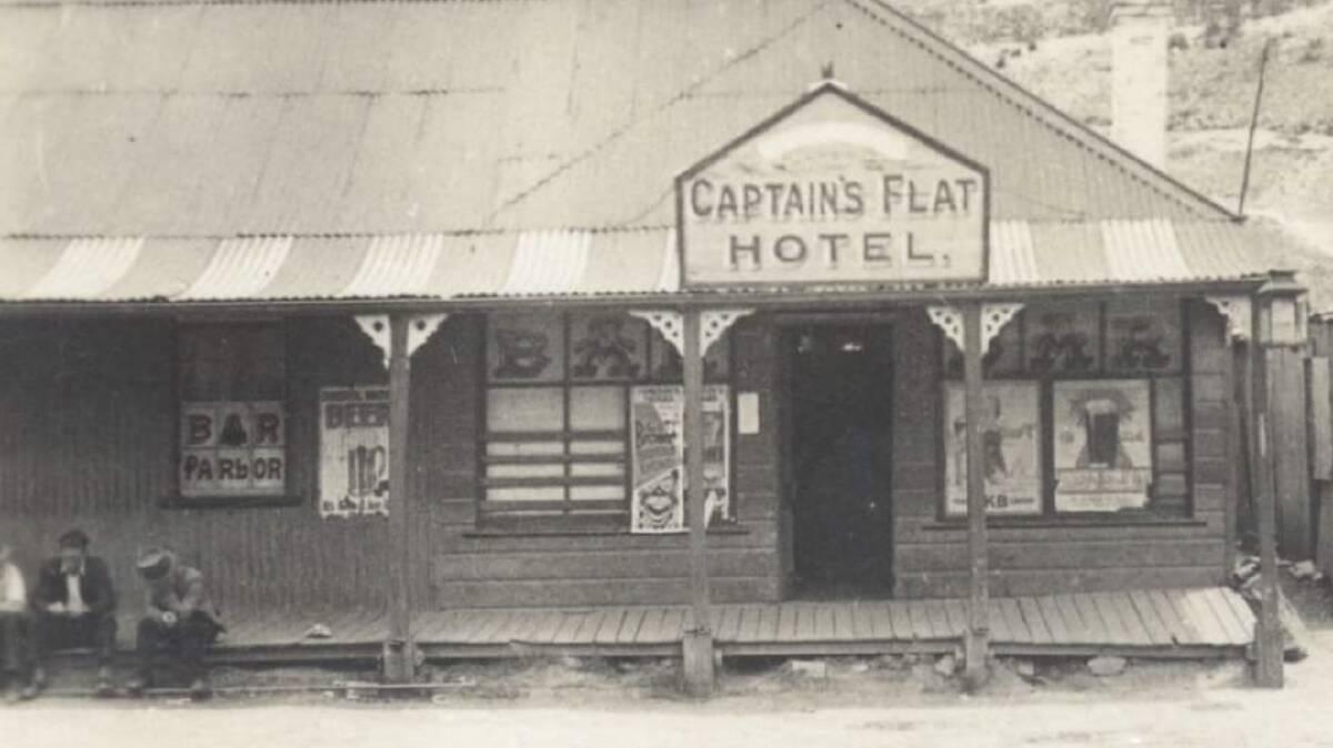 The original Captains Flat Hotel prior to demolition in 1939. Picture courtesy of John Roach and the Captains Flat Community Association Photo Project