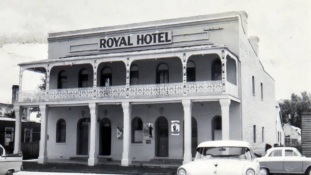 The Royal Hotel, Bungendore, 1960s. Picture courtesy of Noel Butlin Archives Centre, ANU
