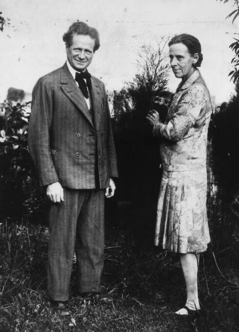 Walter Burley Griffin and his wife, Marion Mahoney.