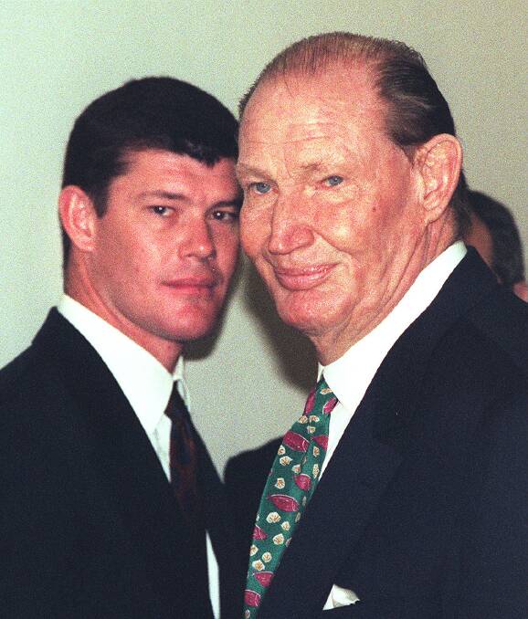 James Packer, left, and Kerry Packer, in 1998. Picture: Peter Morris