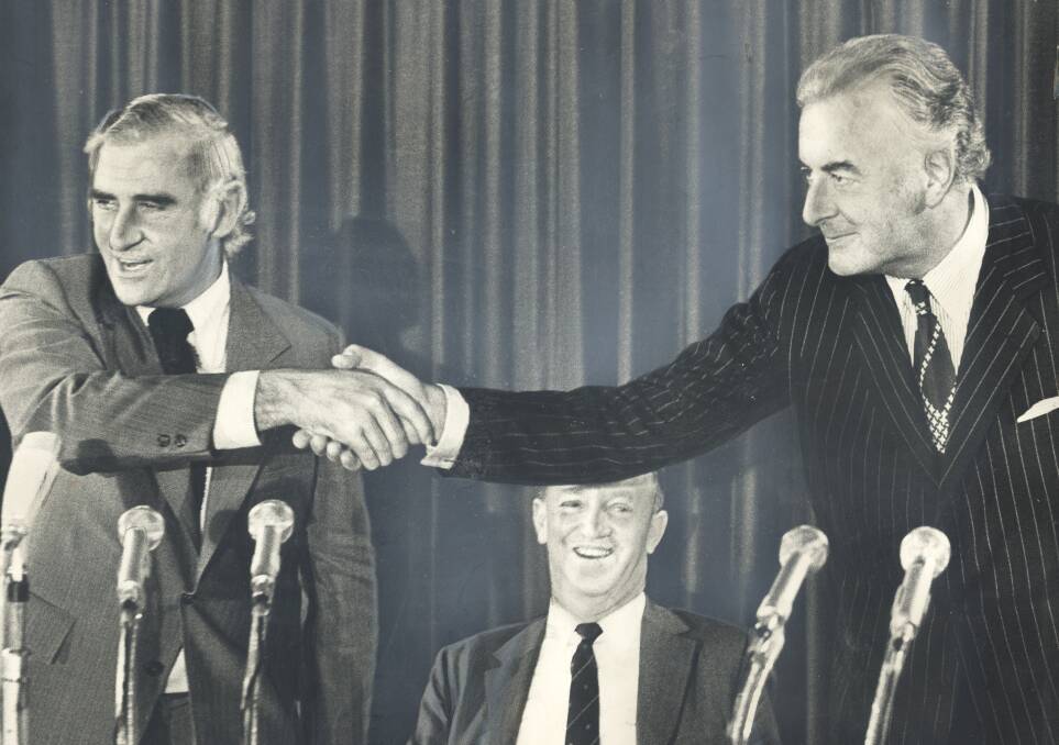 Opposition Leader Billy Snedden (left) with Prime Minister Gough Whitlam at the National Press Club in 1973. Photo: Fairfax Library