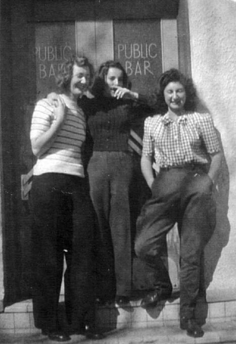 Betty Moore, right, with friends outside the Ainslie Ladies Hostel, 1948. Betty later moved to Mulwala House.