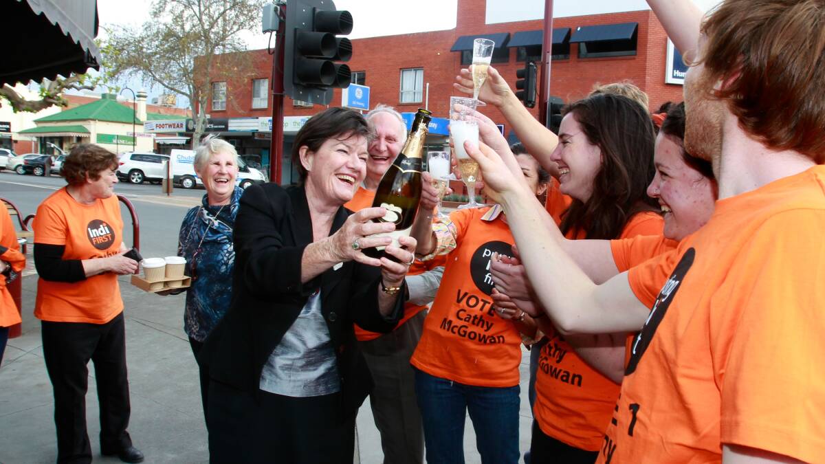 Cathy McGowan celebrates after winning the seat of Indi in 2013. Photo: Justin McManus