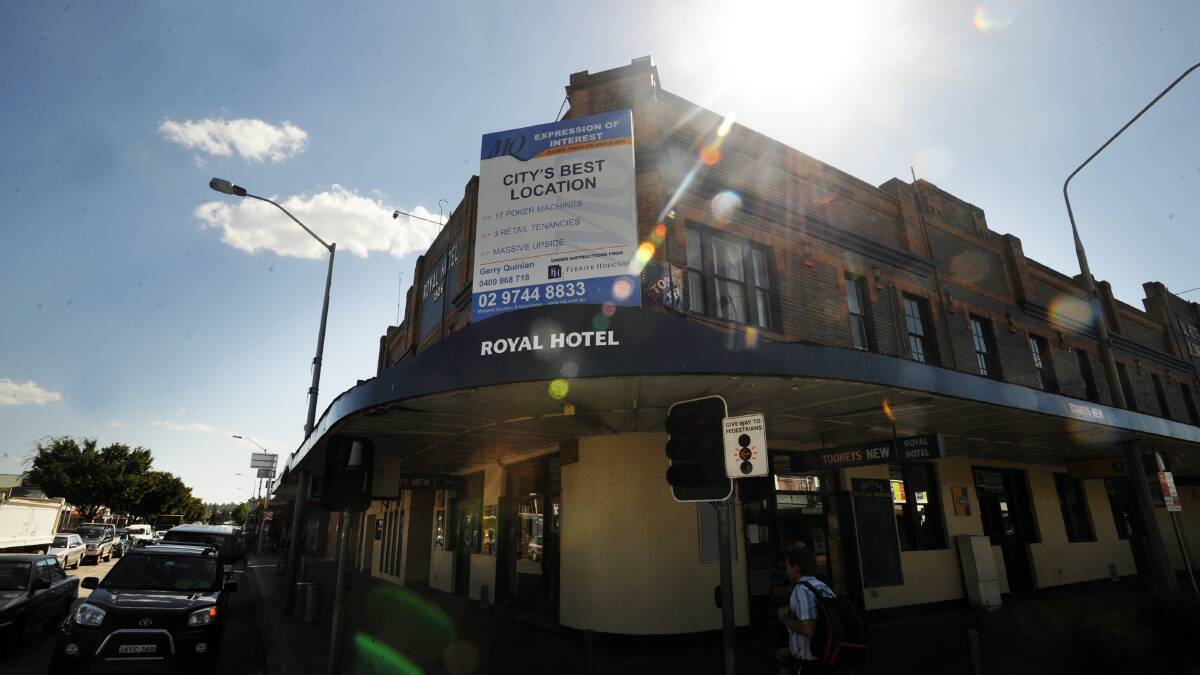 The Royal Hotel in Queanbeyan: Saving Canberra's thirsty men for more than 100 years. Photo: Richard Briggs