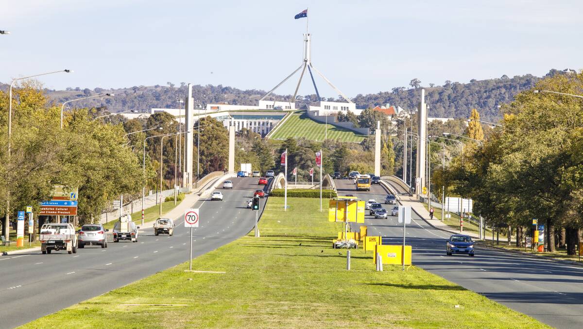 The ACT government and National Capital Authority will explore the feasibility of replacing Commonwealth Avenue Bridge with a new structure. Picture: Sitthixay Ditthavong